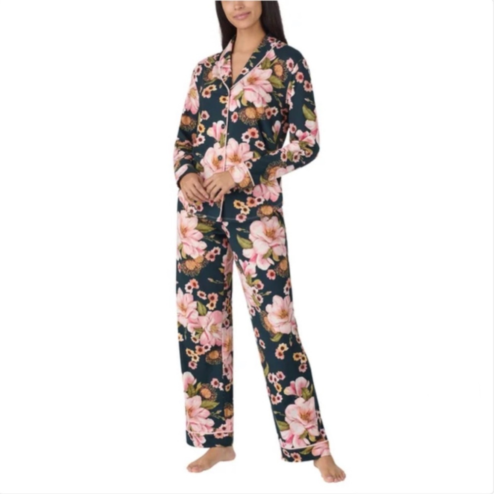 NWT Room Service Shawl Collar Pajama Set (pink flowers) size small